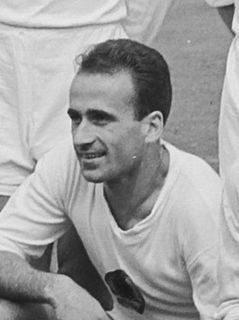 <span class="mw-page-title-main">Lin Shllaku</span> Albanian footballer