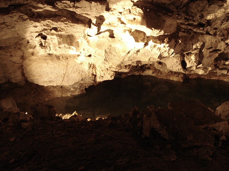 File:Long grotto.JPG