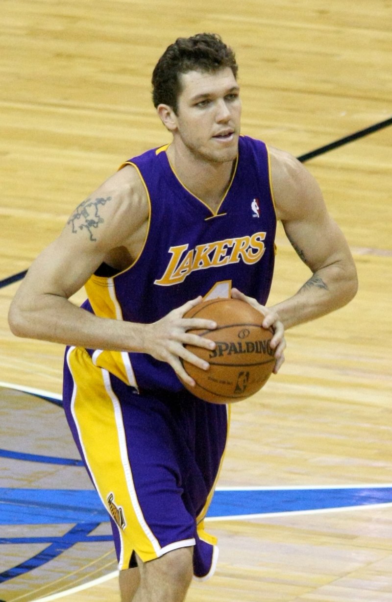 2003-04 Lakers, Wiki
