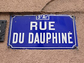 Voir la plaque.