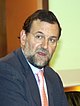 Mariano Rajoy en la rueda de prensa posterior al Consejo de Ministros junto al ministro de Hacienda (2003-06-20) (cropped).jpg