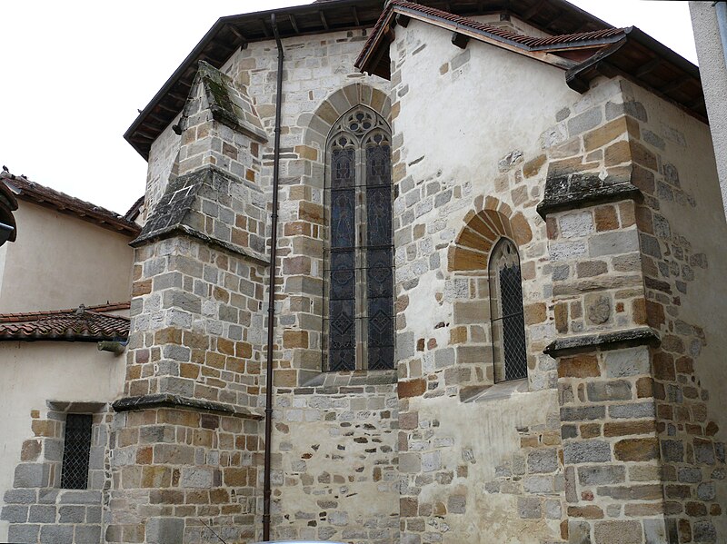 File:Maurs - Abbatiale - Chevet.JPG