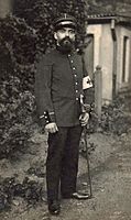 Sous-lieutenant du service de santé des armées (1914-1918).
