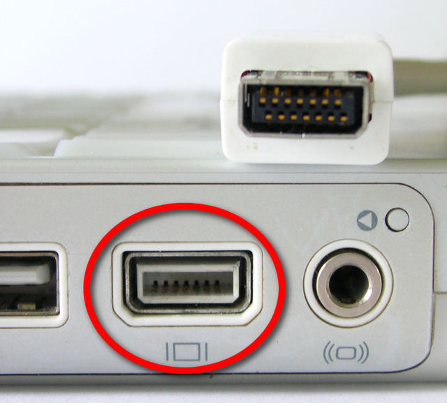 Mini-VGA port on an Apple iBook