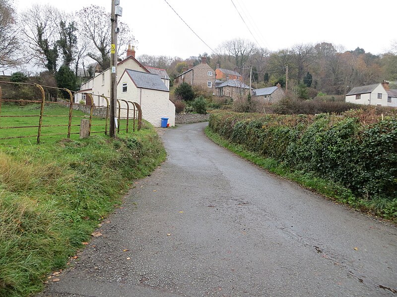 File:Minor road approaching Tan Y Graig - geograph.org.uk - 5985687.jpg