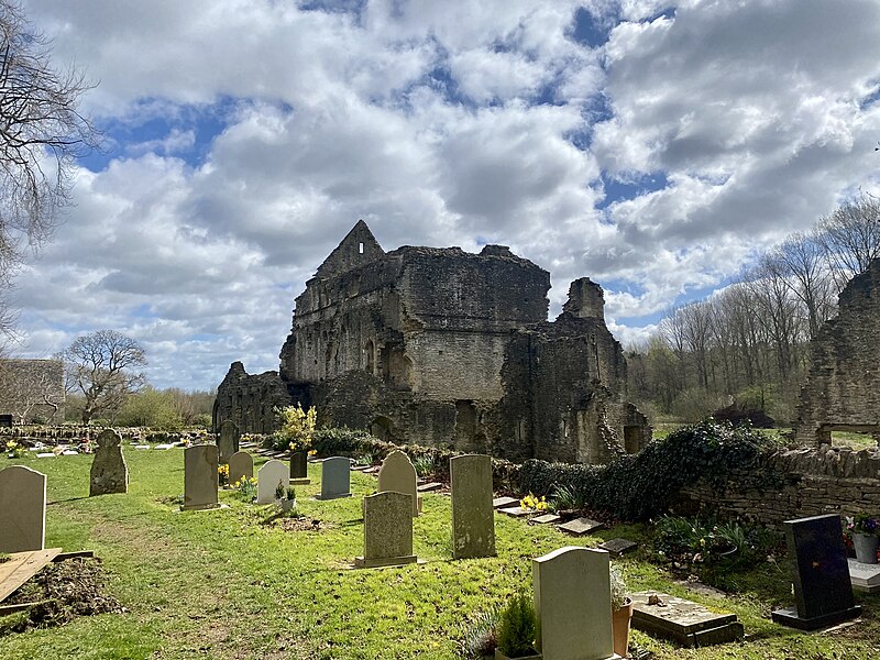 File:Minster Lovell Hall, April 2022 01.jpg