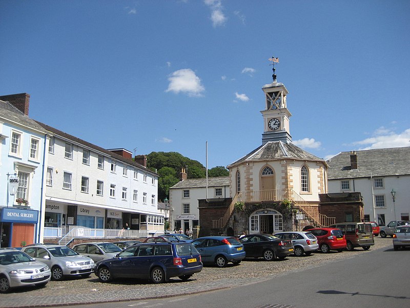 File:Moot Hall, Brampton.jpg