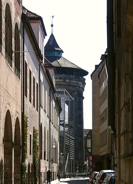 File:Nürnberg Frauentorturm 1.jpg