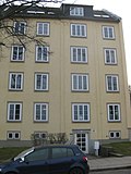 Residential house in a row of residential buildings (with Haydnstrasse 2-6), with a front garden