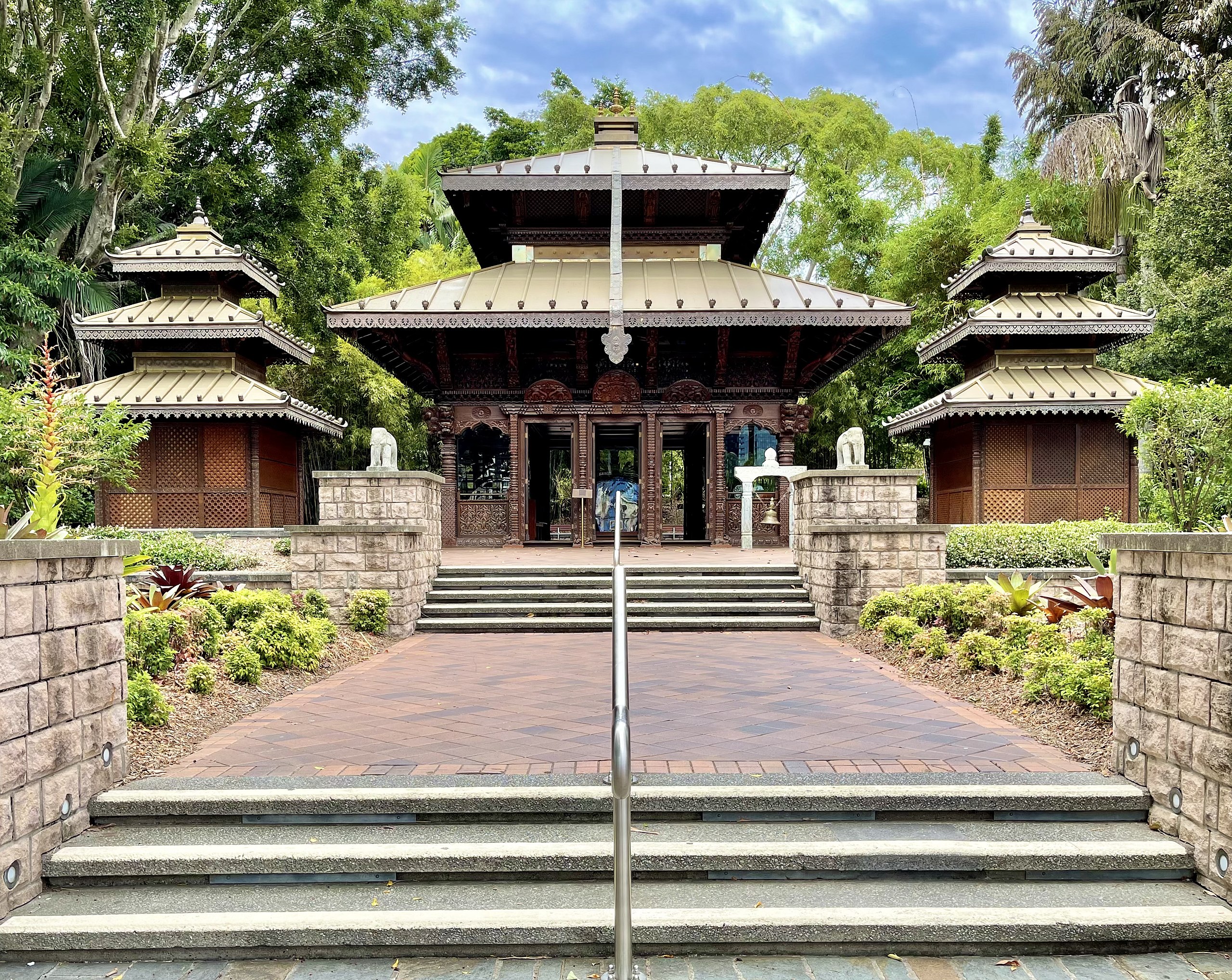 File:Nepal Peace Pagoda, Brisbane, 2020, 02.jpg - Wikimedia Commons