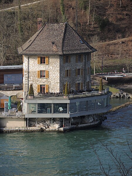 File:Neuhausen am Rheinfall - Schlössli Wörth - Schloss Laufen 2013-01-31 14-12-02 (P7700).JPG