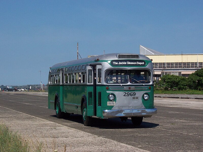 File:New York City Omnibus GMC Old Look TDH-5101 2969.jpg