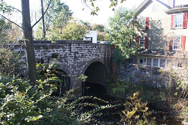 File:Newtown Creek Bridge 02.JPG