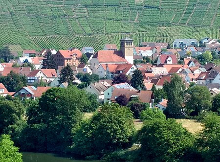 Nikolauskirche Mundelsheim von Südwesten