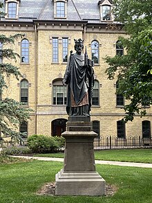 Saint Edward's Hall with statue, 2023 Notre Dame (2023) - 17.jpg