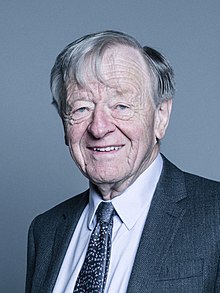 Offisielt portrett av Lord Dubs crop 2.jpg