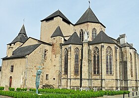 Katedrála vidět z chevet ze 14. století