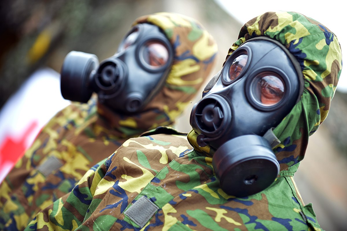 Category:Avon FM12 gas masks - Wikimedia Commons