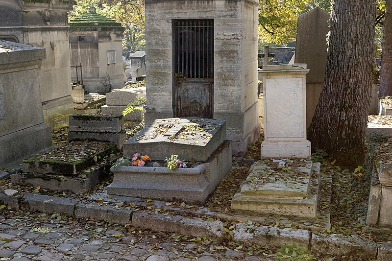 File:Père-Lachaise - Division 5 - Bastard 04.jpg