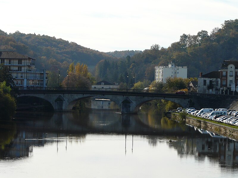 File:Périgueux Isle et pont Saint-Georges depuis pont Barris.JPG