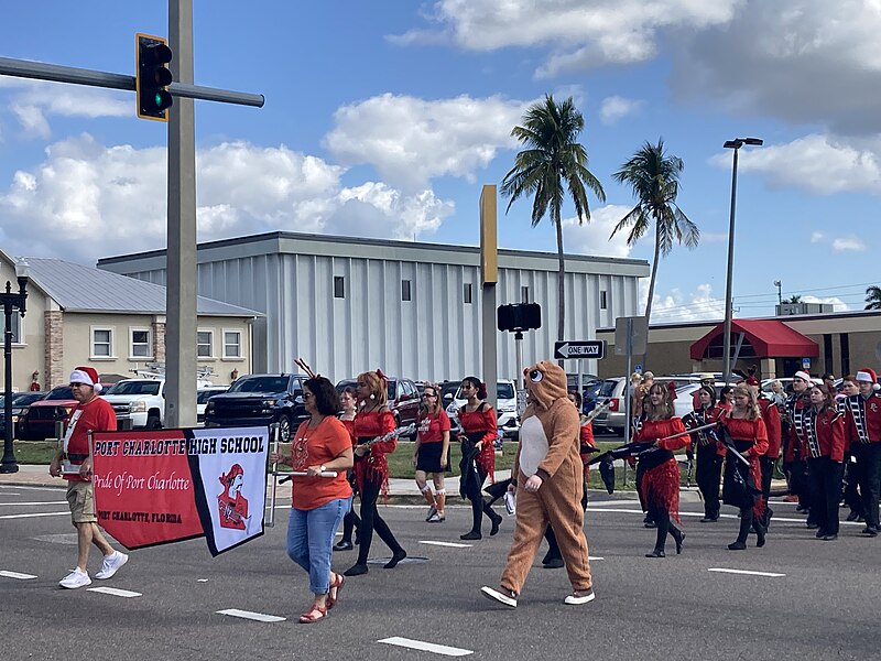 File:PCHS PRIDE of Port Charlotte Marching Band 01.jpg