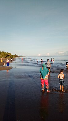 Pantai Balemon - Mandi Laut.jpg