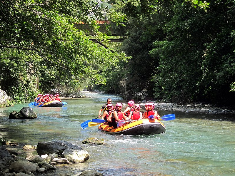 File:Papasidero lao rafting.JPG