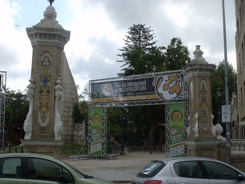 File:Paseo de la estación de Sueca 04.jpg