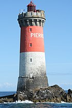 İyi hava koşullarında Pierres Noires Deniz Feneri.jpg