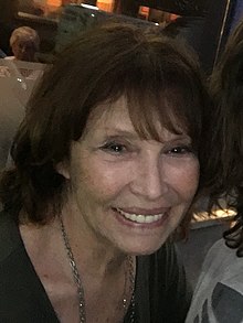 Photo avec ma tante Claudia Gravy (cropped).jpg