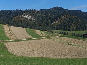 Rabsztyn (left) and Stronia (right)