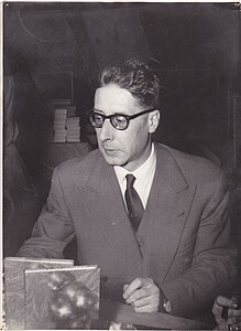 Pierre Gamarra 1953, Paris.jpg
