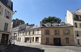 Place Michel-Audiard, ancienne mairie du Petit-Montrouge.