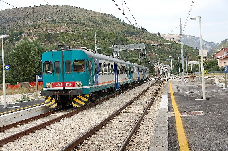 File:Popoli-Vittorito 2011 -Stazione ferroviaria di Popoli-Vittorito- by-RaBoe 144.jpg