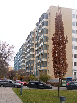 Potsdam - Wohnblock am Auf dem Kiewitt (Apartment Block at Auf dem Kiewitt) - geo.hlipp.de - 30663