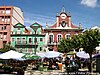 Praça da Fruta (Fruit Square), hosts the daily farmers' market. The pink building on the right is the #See-AntigaCâmaraMunicipal