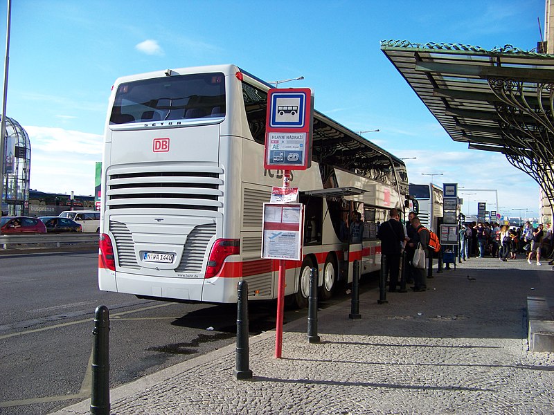 FilePraha, hlavní nádraží, IC Bus Nürnberg (02).jpg