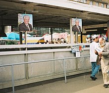 Yeltsin campaign advertisements on the Preobrazhenskaya Ploshchad subway station in June 1996. PreobrazhenskaiaPloshad96 (cropped).JPG