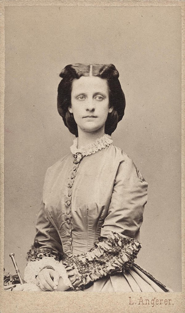 Photograph of Princess Maria Annunciata, published as a postcard in Europe (photograph by Ludwig Angerer, ca. 1865)