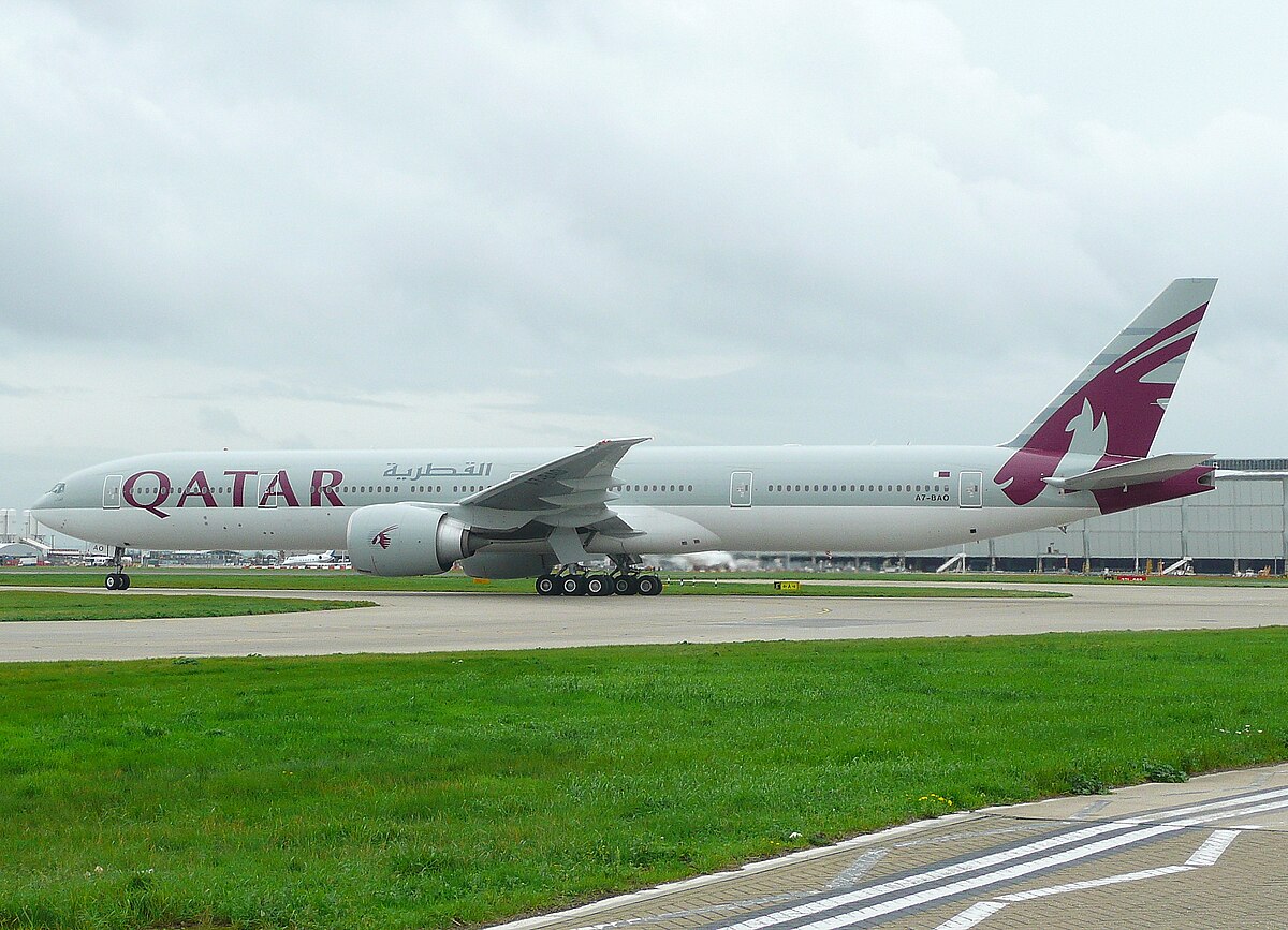 File:Qatar Airways Boeing 777-300ER (A7-BAO) @ LHR, Oct 2010 