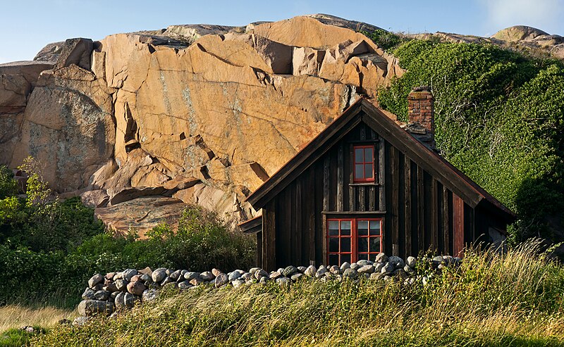 File:Rågårdsvik Cottage at Vikarvet Museum 4.jpg