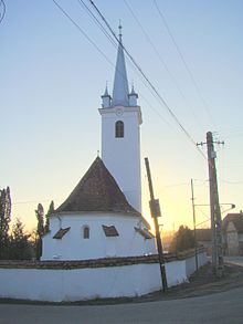 RO MS Biserica reformata din Sarateni (1).jpg