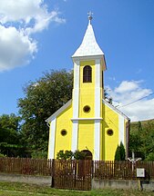 Biserica romano-catolică construită de familia nobiliară Szentkereszty în secolul XVIII