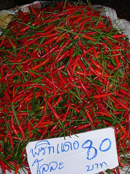 File:Red Chilli, 1 Kilo 80 Baht.jpg