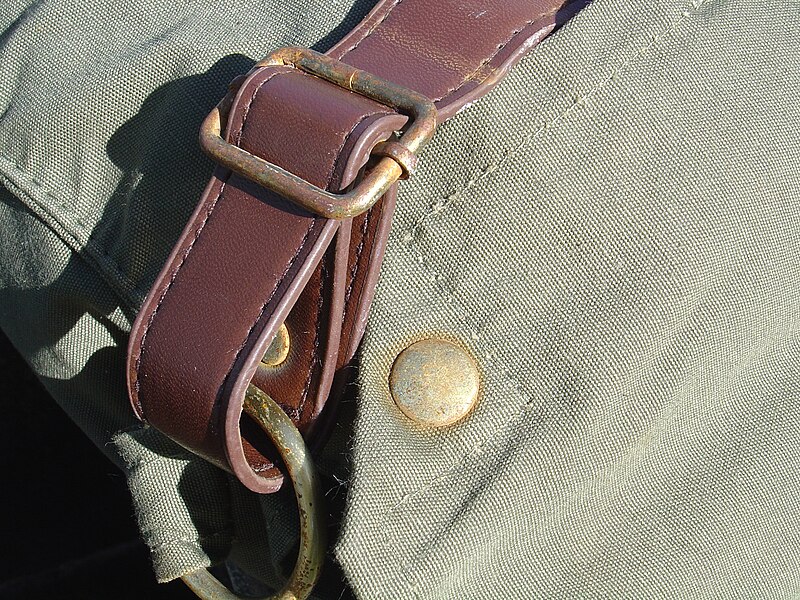 File:Reproduction Mk VII Gas Mask Bag -11.jpg