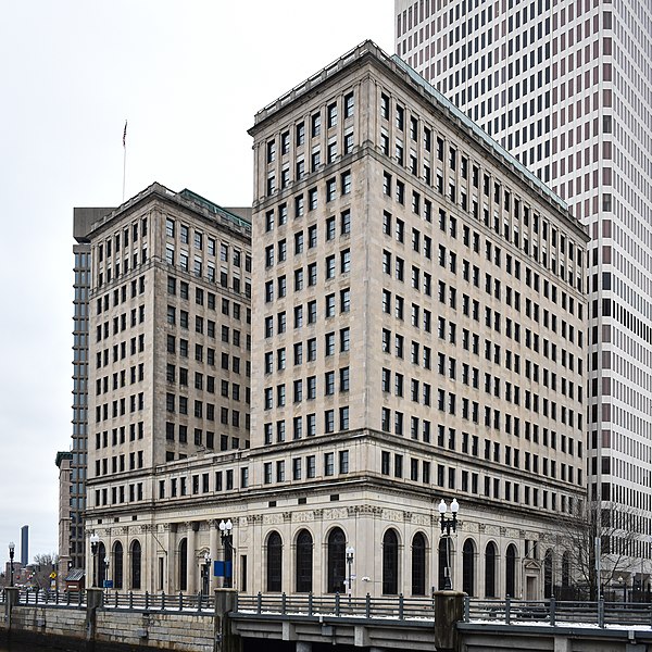 File:Rhode Island Hospital Trust Building, 2021 (cropped).jpg