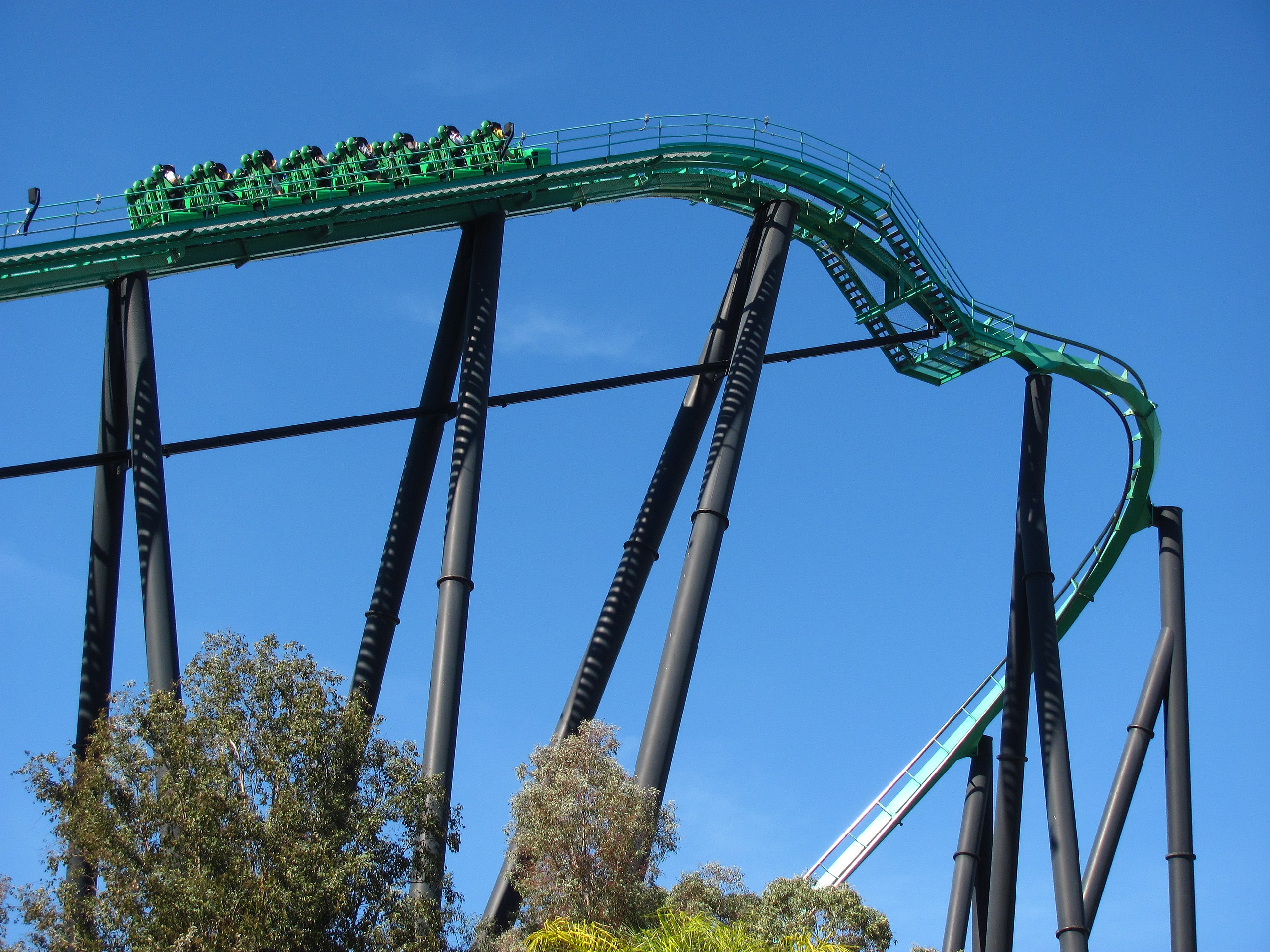 Six Flags Magic Mountain » Riddler's Revenge » 814riddler5.jpg