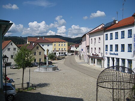 Ruhmannsfelden Marktplatz 2.jpg