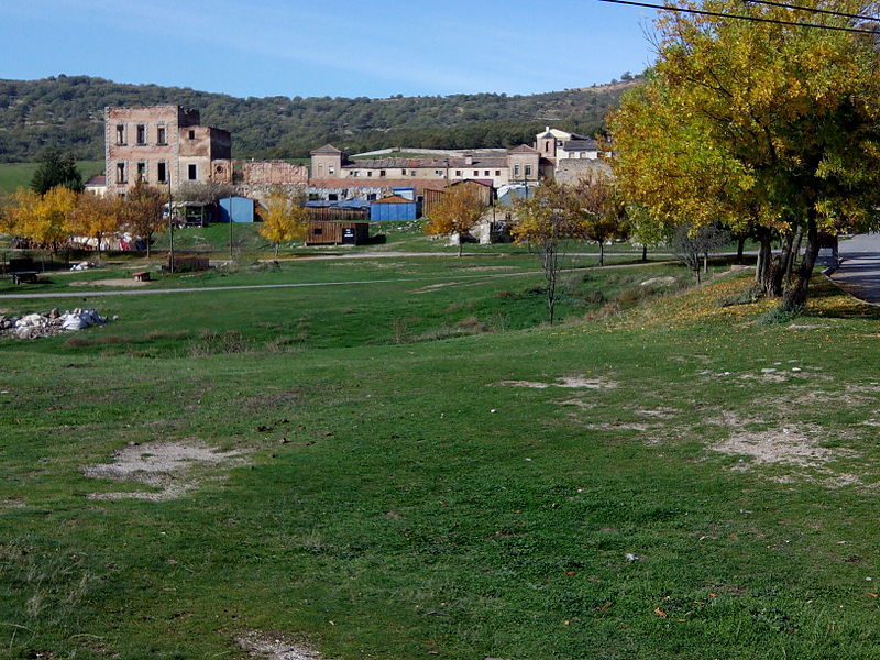 File:Ruinas Palacio Real Valsain, Valsain, Segovia, España, 2014.jpg