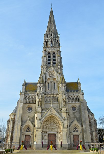 File:Sainte-Pazanne - Eglise Notre-Dame (1).jpg